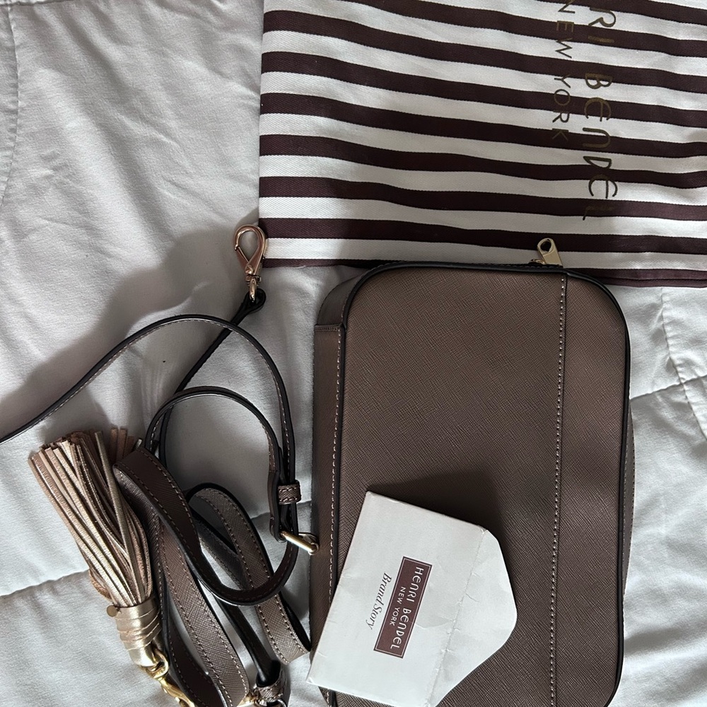 Henri Bendel cross body bag 💼